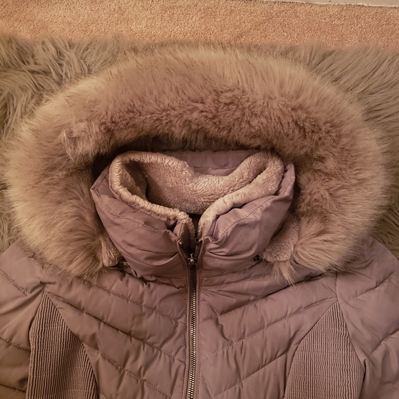 DKNY Zip Front Faux Fur Trim Puffer Jacket - Picture 4 of 6